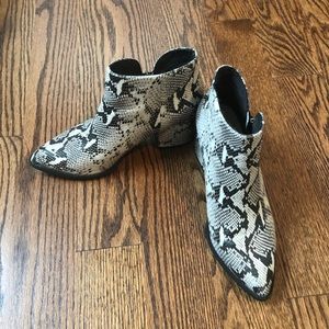 EUC Seychelles Chaparral Bootie - Snakeskin